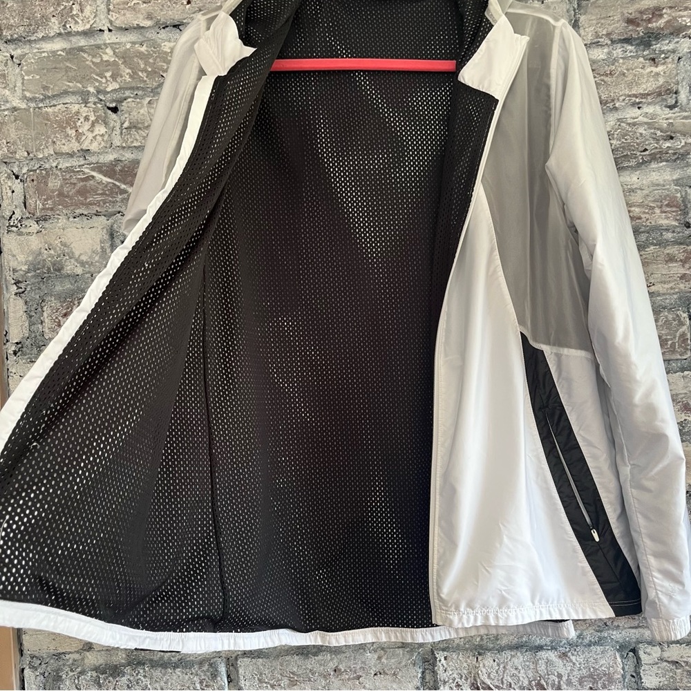 Underarmour Two-Tone Packable All Weather Windbreaker Smoke & Pet free home - Picture 4 of 9